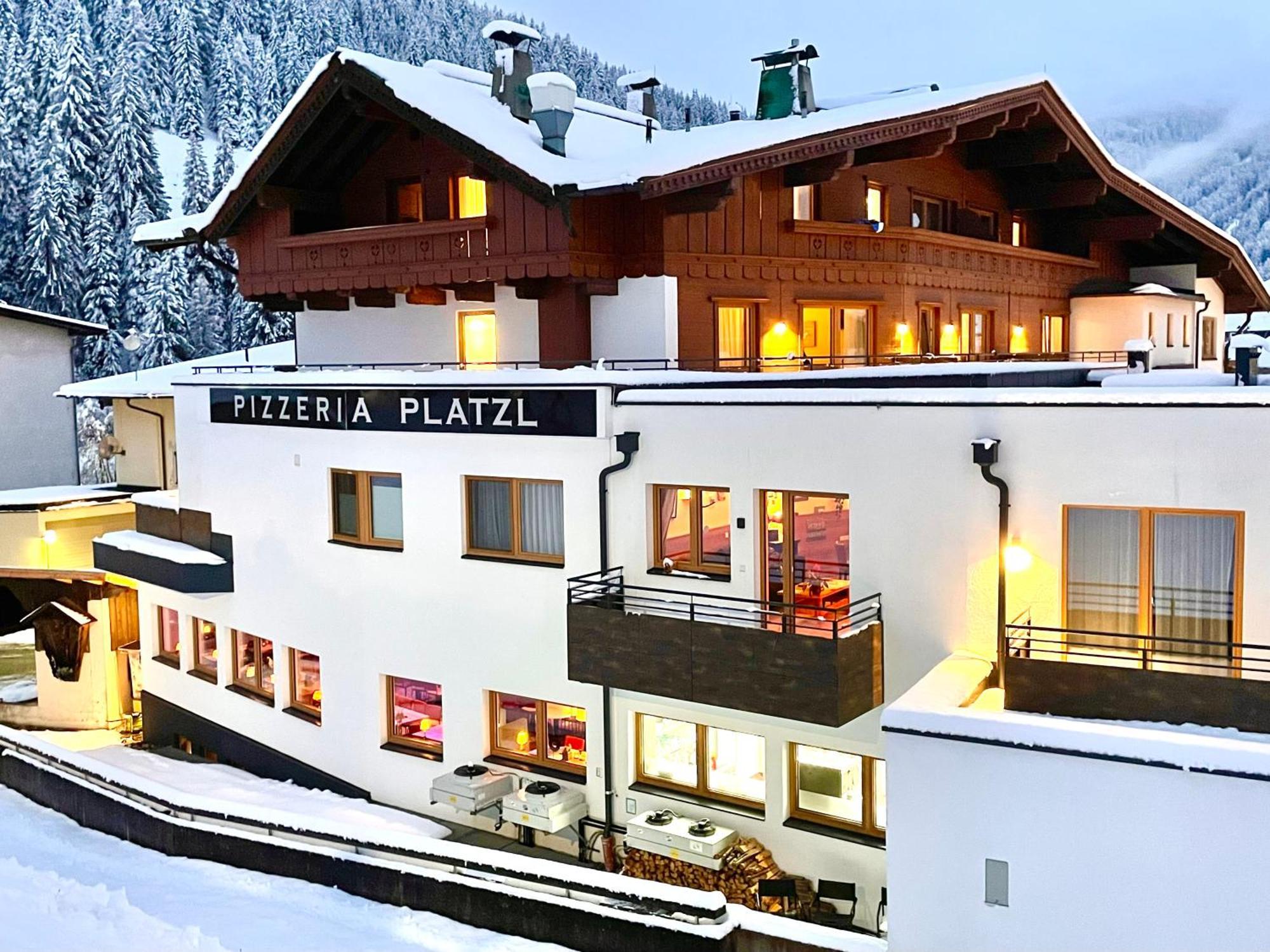 Aparthotel Dorfplatzl Garni Tux Εξωτερικό φωτογραφία