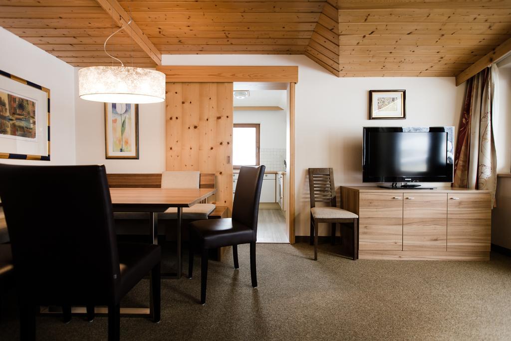 Aparthotel Dorfplatzl Garni Tux Δωμάτιο φωτογραφία
