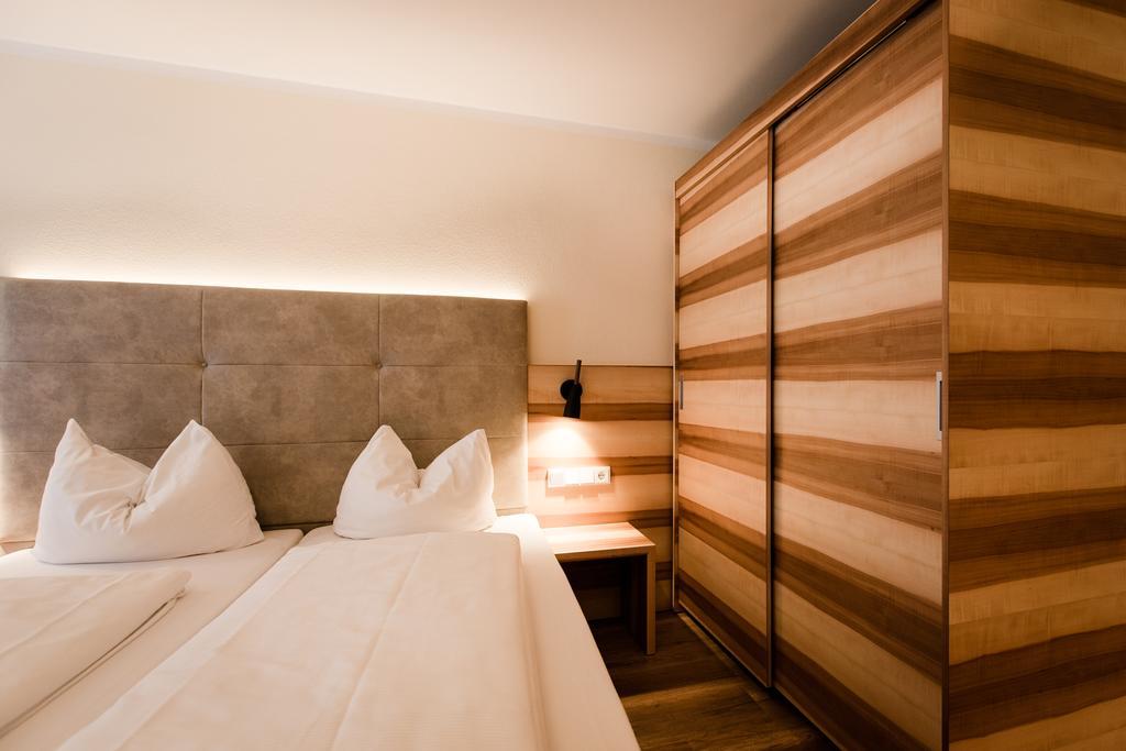 Aparthotel Dorfplatzl Garni Tux Εξωτερικό φωτογραφία