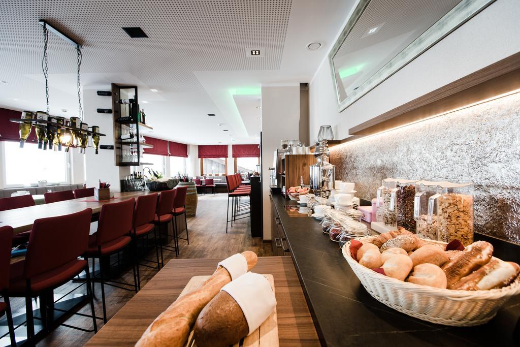 Aparthotel Dorfplatzl Garni Tux Εξωτερικό φωτογραφία