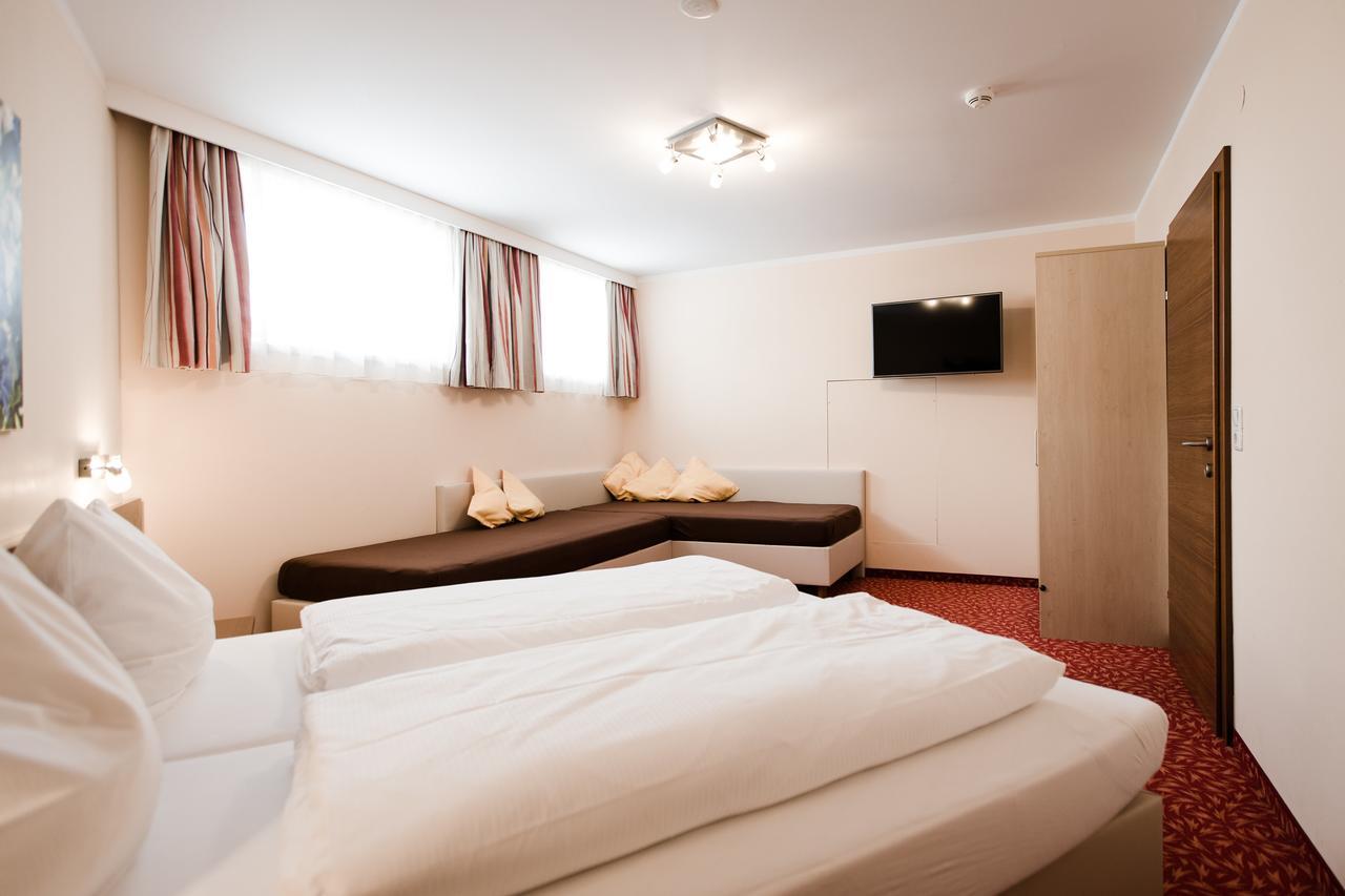 Aparthotel Dorfplatzl Garni Tux Εξωτερικό φωτογραφία